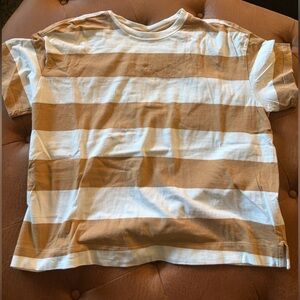 Old Navy short sleeve tee
